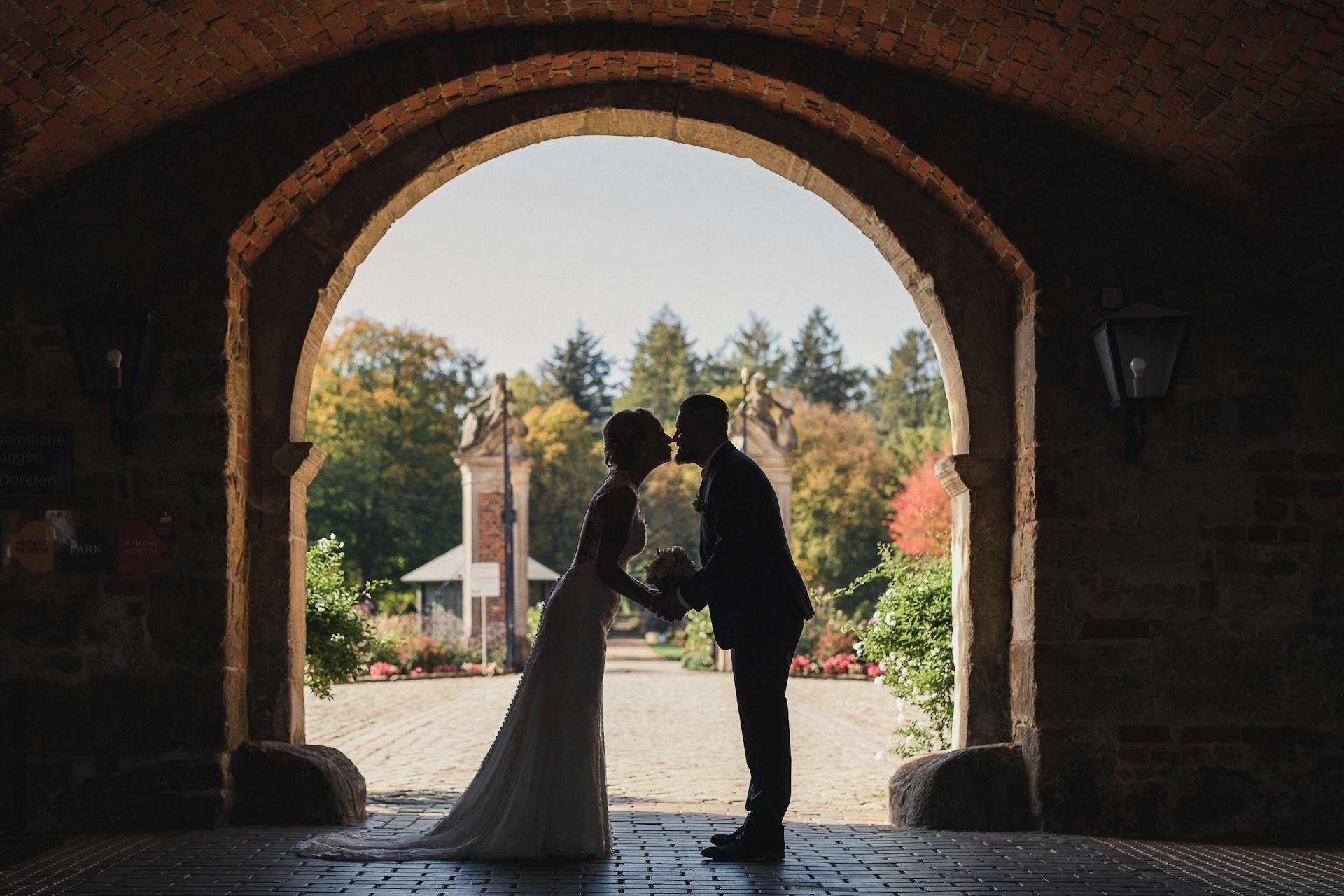 A bride and groom | Source: Pexels