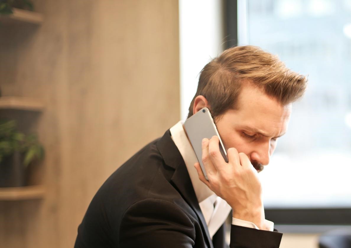 A man talking on the phone | Source: Pexels