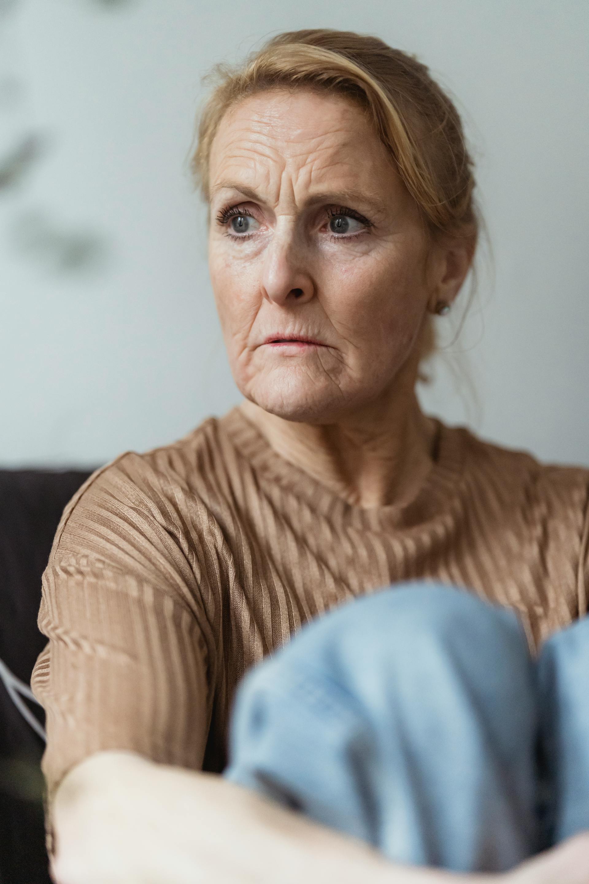 Close-up of a worried woman | Source: Pexels