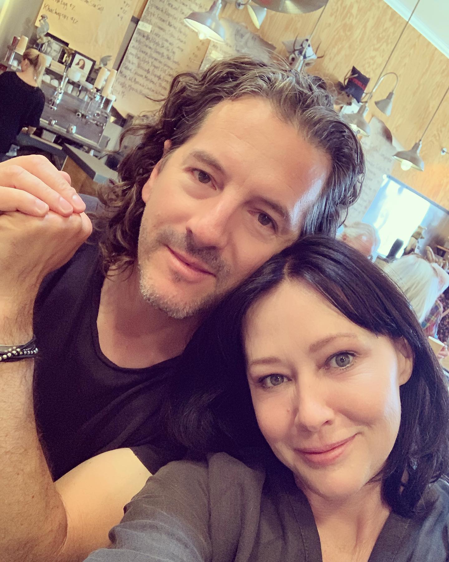 kurt iswarienko and shannen doherty selfie