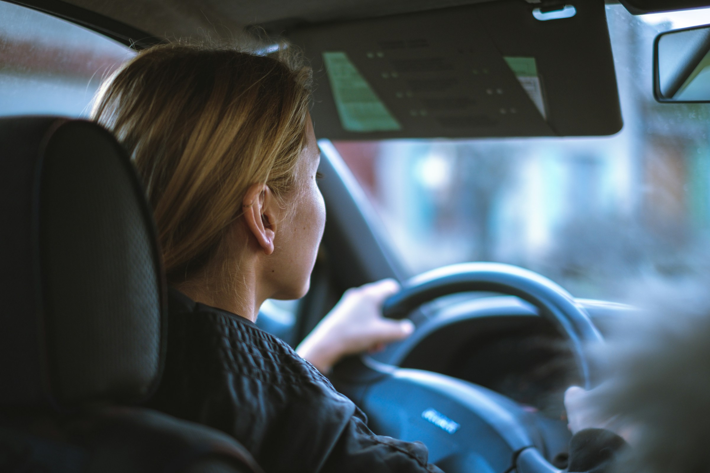 A woman driving | Source: Unsplash